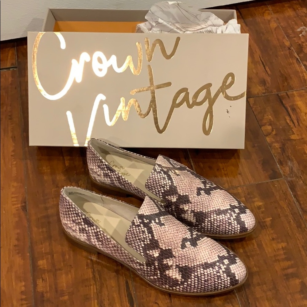 Snake skin flats NEW IN BOX